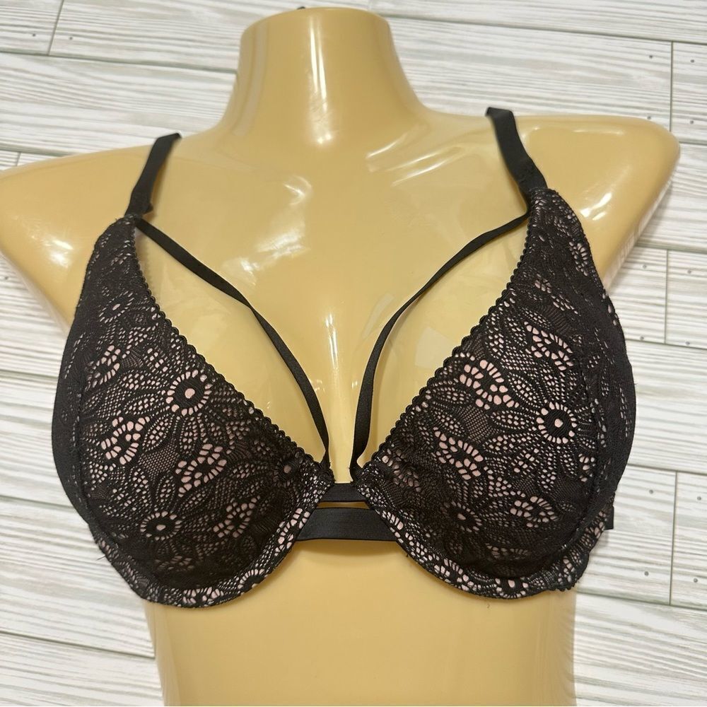 NWT VICTORIA'S SECRET VERY SEXY LIGHTLY LINED‎ PLUNGE STRAPPY LACE BRA SZ 32DD